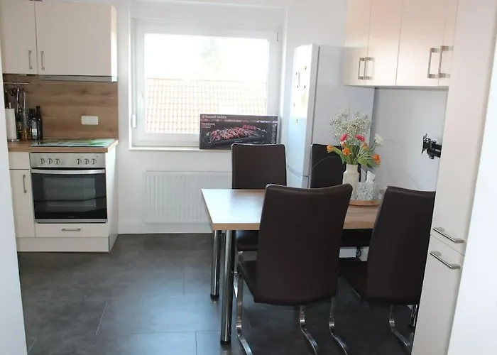 2 Zimmer Wohnung, Wallbox, Balkon, Zentral